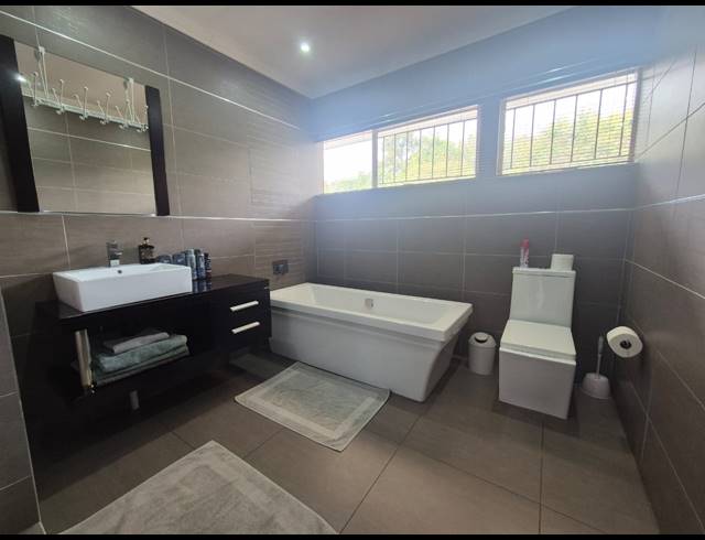 2 BEDROOM SECTIONAL TITLE FOR SALE IN THREE RIVERS PROPER
